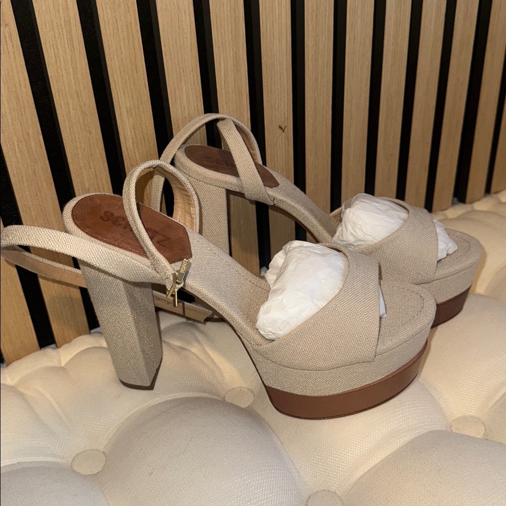 Schutz Kaila Platform Sandal oyster 
never worn
size 9